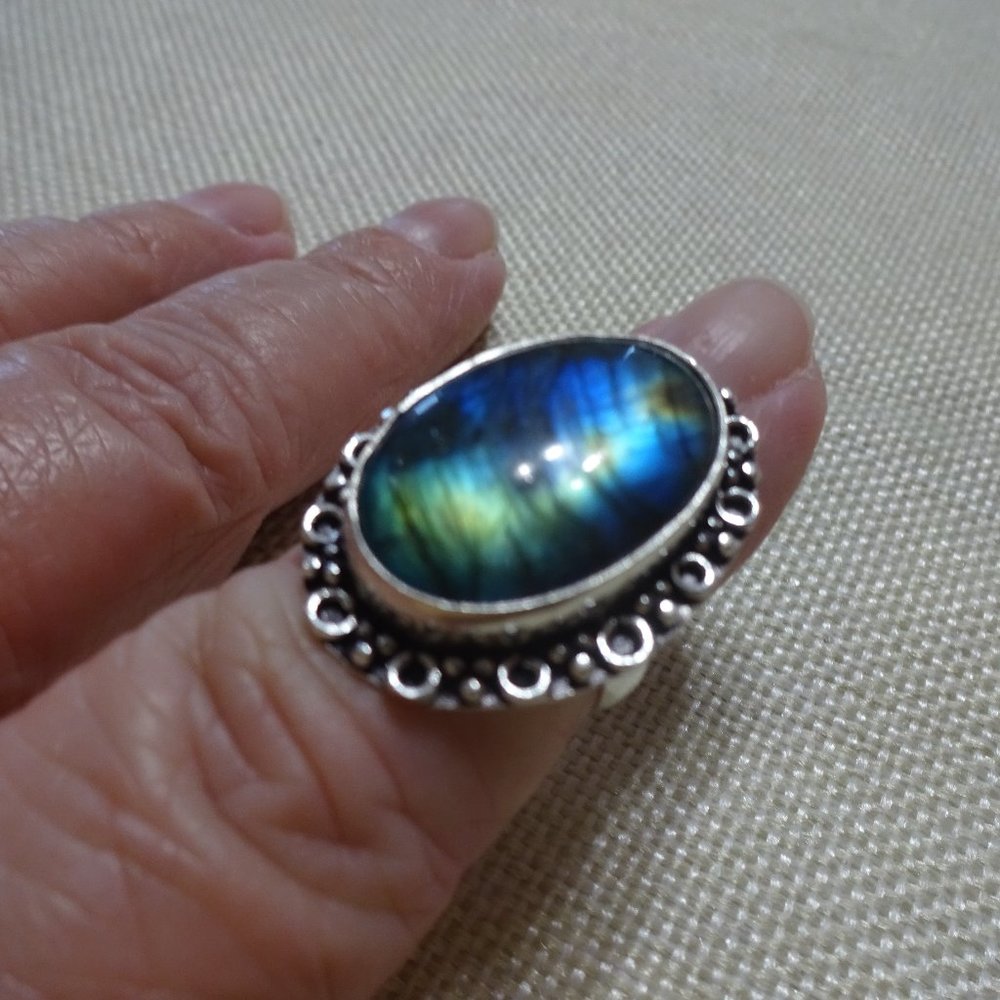 Handmade Blue-Green Labradorite Oval Statement Ring